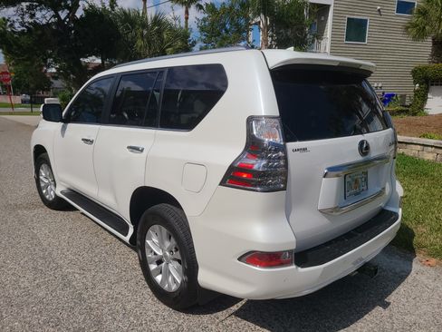 Used 2021 Lexus GX 460 Premium w/ Premium Package image 5
