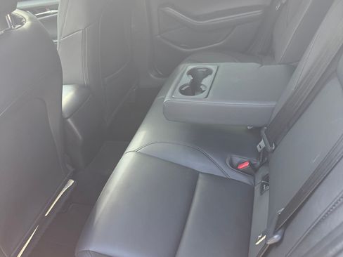 Used 2022 MAZDA MAZDA3 s FWD image 10
