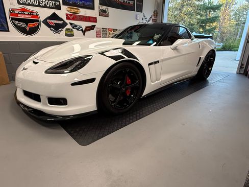Used 2013 Chevrolet Corvette Grand Sport w/ 2LT Preferred Equipment Group RWD image 18
