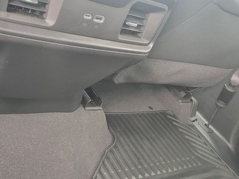 Used 2024 Chevrolet Silverado 2500 LT w/ Midnight Edition image 8