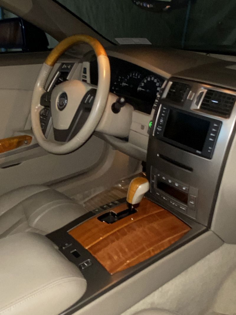 Used 2004 Cadillac XLR RWD image 8