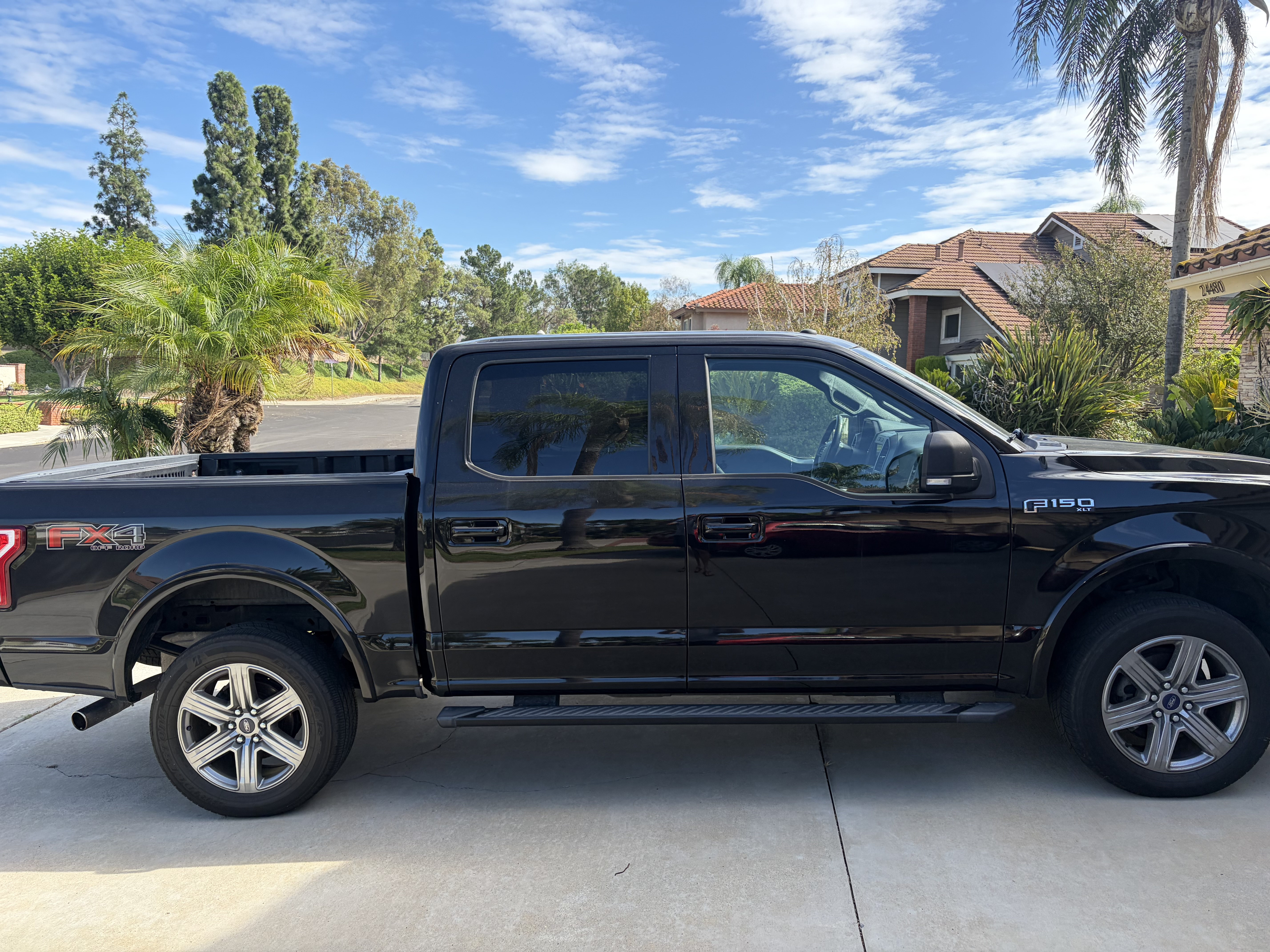 Used 2018 Ford F150 XLT w/ Equipment Group 302A Luxury AWD/4WD image 1