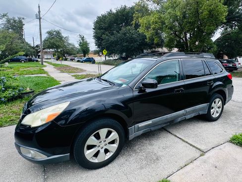 Used 2011 Subaru Outback 2.5i Limited w/ PWR Moonroof Pkg AWD/4WD image 1