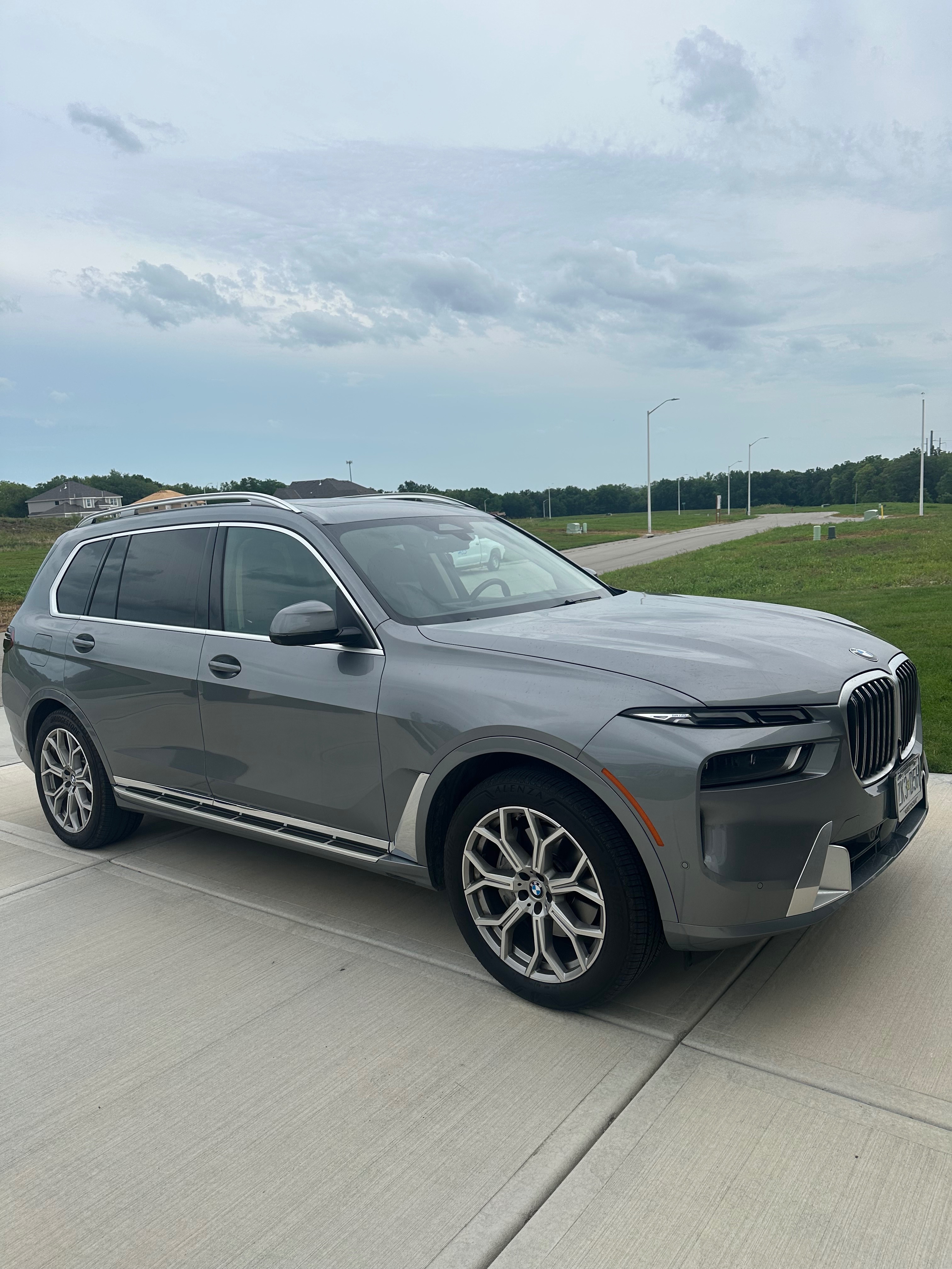Used 2024 BMW X7 xDrive40i AWD/4WD image 1