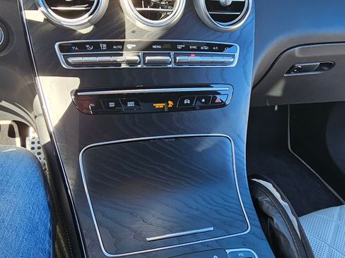 Used 2020 Mercedes-Benz GLC 300 image 14