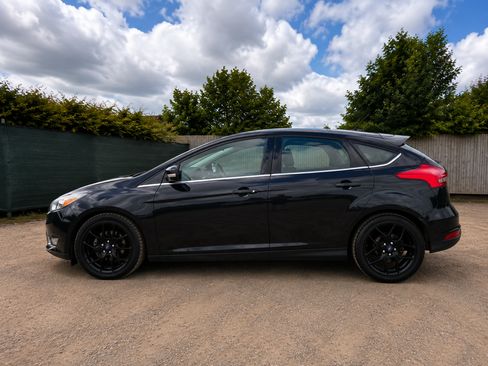 Used 2016 Ford Focus SE w/ Equipment Group 201A FWD image 8
