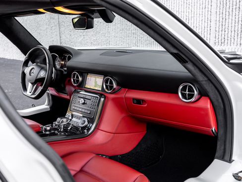 Used 2012 Mercedes-Benz SLS AMG Coupe image 2