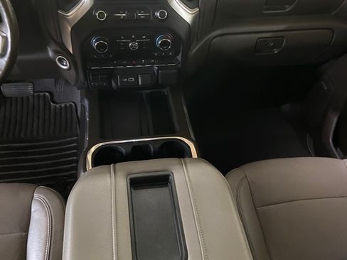 Used 2020 Chevrolet Silverado 1500 LTZ w/ LTZ Convenience Package AWD/4WD image 13