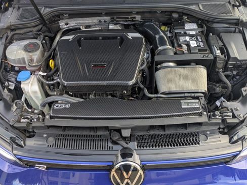 Used 2024 Volkswagen Golf R image 2