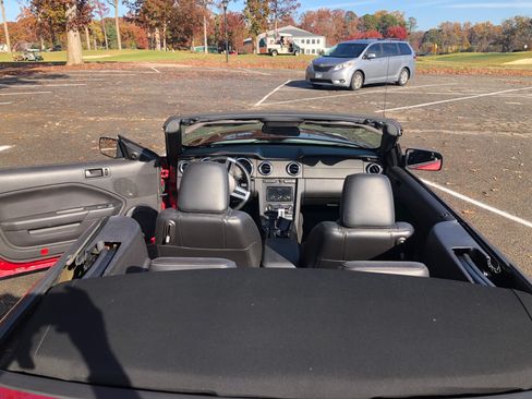 Used 2007 Ford Mustang Premium image 10