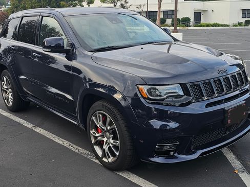 Used 2018 Jeep Grand Cherokee SRT image 6