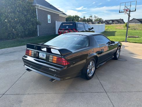 Used 1992 Chevrolet Camaro RS RWD image 6