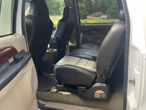 Used 2005 Ford Excursion Eddie Bauer image 23