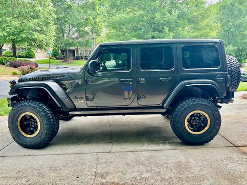 Used 2021 Jeep Wrangler Unlimited Rubicon w/ Xtreme Recon 35" Tire Package AWD/4WD image 2