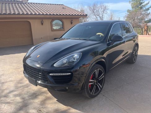 Used 2014 Porsche Cayenne Turbo S image 5