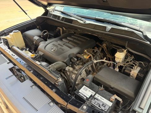 Used 2014 Toyota Tundra SR5 w/ SR5 Upgrade Package image 14