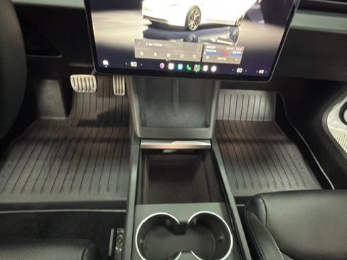 Used 2024 Tesla Model 3 Performance AWD/4WD image 27