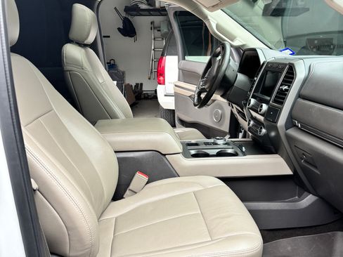 Used 2019 Ford Expedition Max XLT w/ Equipment Group 202A image 5