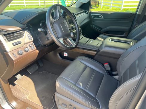 Used 2019 GMC Yukon XL Denali w/ Denali Ultimate Package AWD/4WD image 5