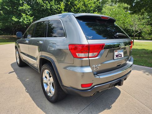 Used 2011 Jeep Grand Cherokee Overland Summit AWD/4WD image 12