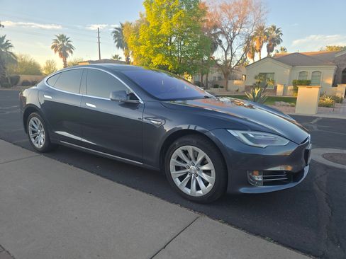 Used 2016 Tesla Model S P90D image 9