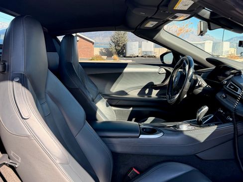 Used 2019 BMW i8 Roadster image 14