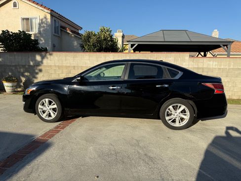 Used 2015 Nissan Altima 2.5 SL w/ Technology Package image 1