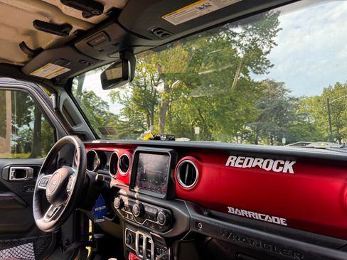 Used 2018 Jeep Wrangler Rubicon AWD/4WD image 10