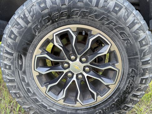 Used 2019 Chevrolet Colorado ZR2 image 12