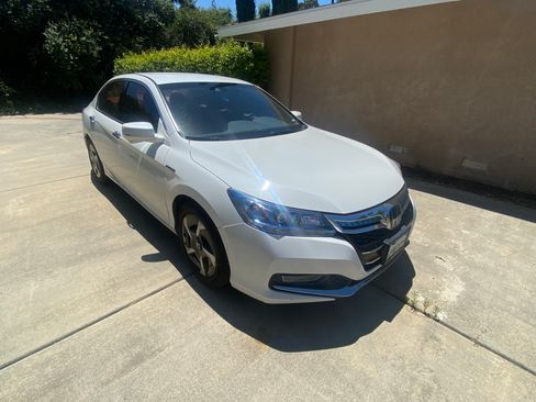 Used 2014 Honda Accord Plug-In Sedan image 1