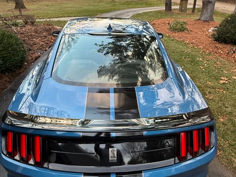 Used 2020 Ford Mustang Shelby GT350 w/ Technology Package image 12