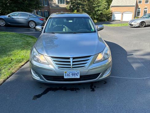 Used 2013 Hyundai Genesis 3.8 w/ Premium Pkg image 11