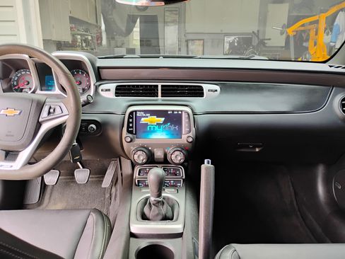 Used 2013 Chevrolet Camaro SS w/ SS Performance Package image 12