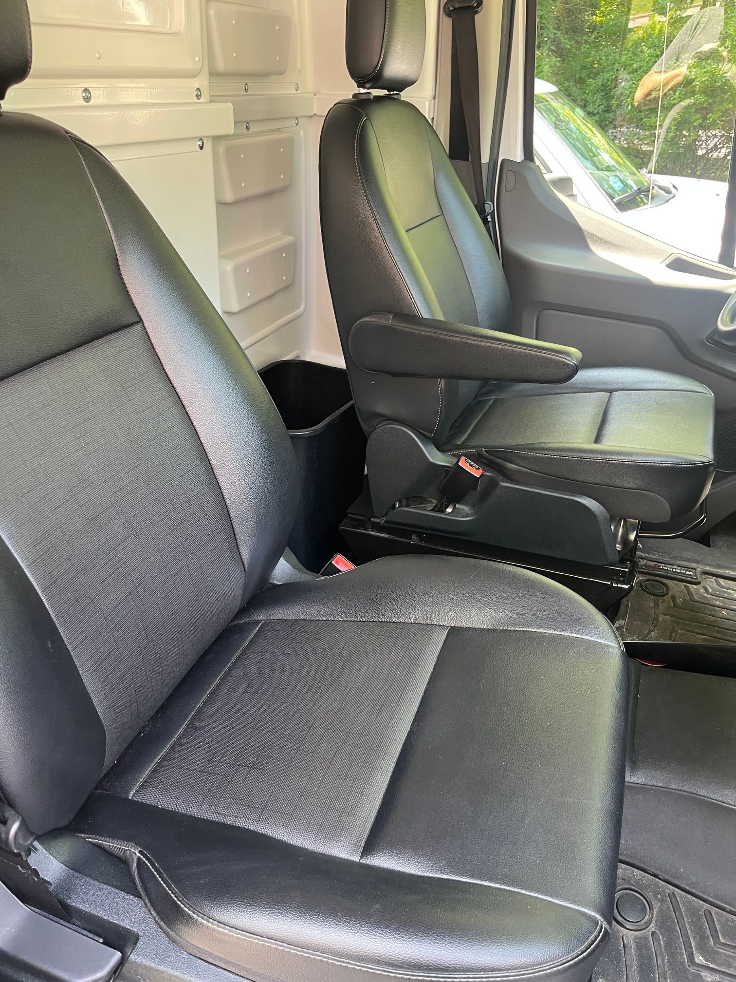 Used 2022 Ford Transit 250 148 High Roof Extended RWD image 16