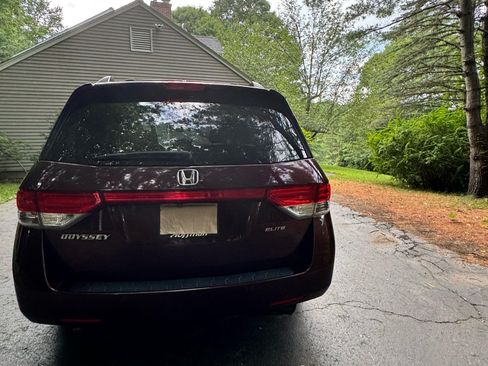 Used 2014 Honda Odyssey Touring Elite image 5