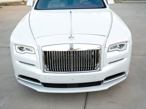 Used 2017 Rolls-Royce Wraith image 12