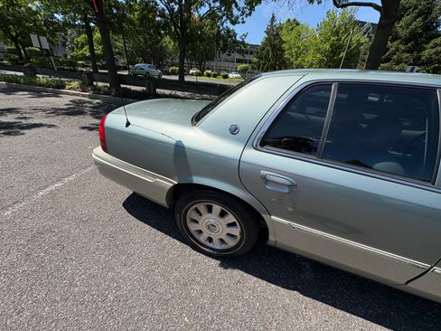 Used 2005 Mercury Grand Marquis GS RWD image 10