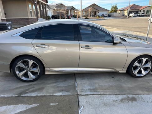Used 2018 Honda Accord Touring image 1