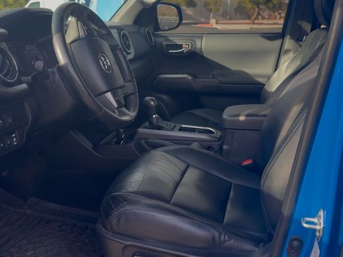 Used 2021 Toyota Tacoma TRD Sport w/ TRD Premium Sport Package image 21