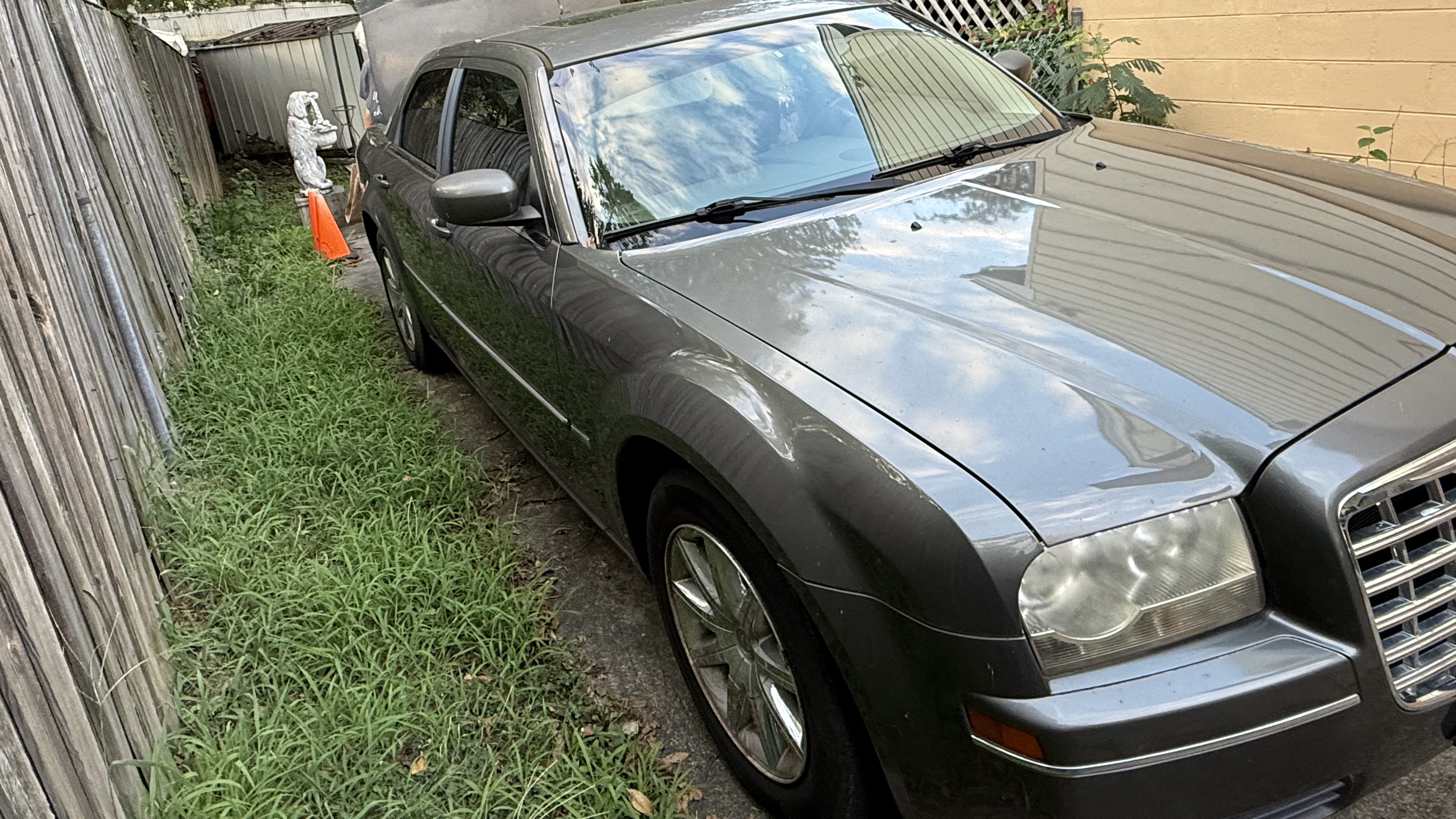 Used 2008 Chrysler 300 Touring RWD image 4