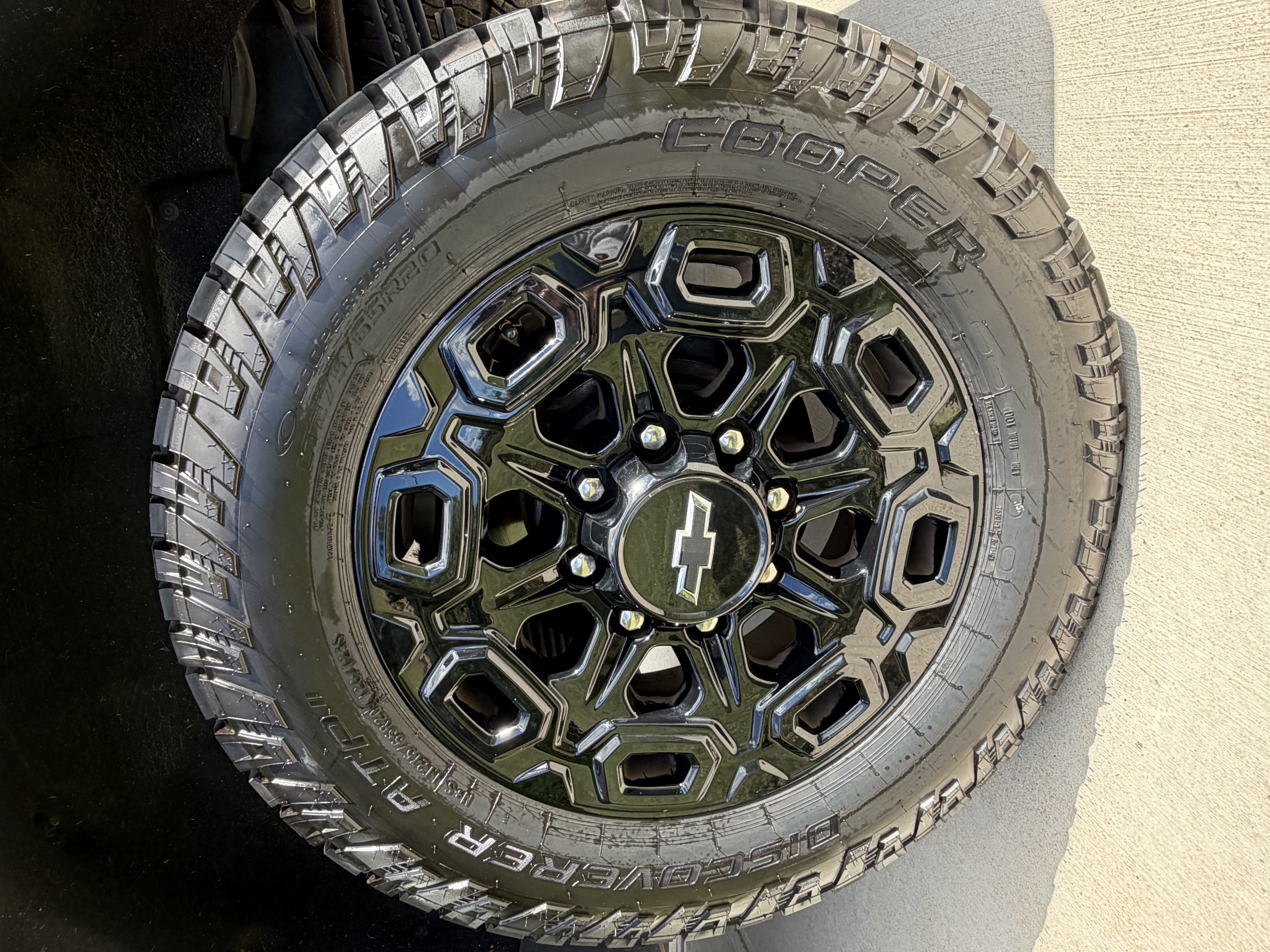 Used 2024 Chevrolet Silverado 3500 High Country w/ High Country Premium Package AWD/4WD image 10