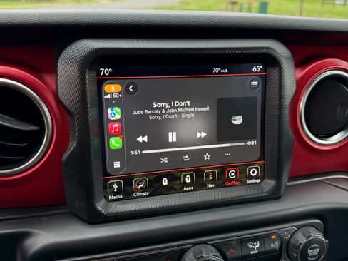 Used 2022 Jeep Wrangler Unlimited Rubicon image 18