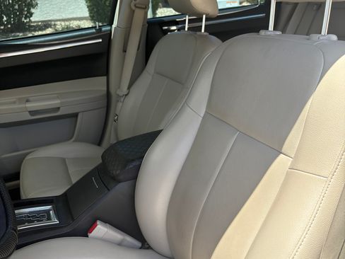 Used 2007 Chrysler 300 Touring L RWD image 30