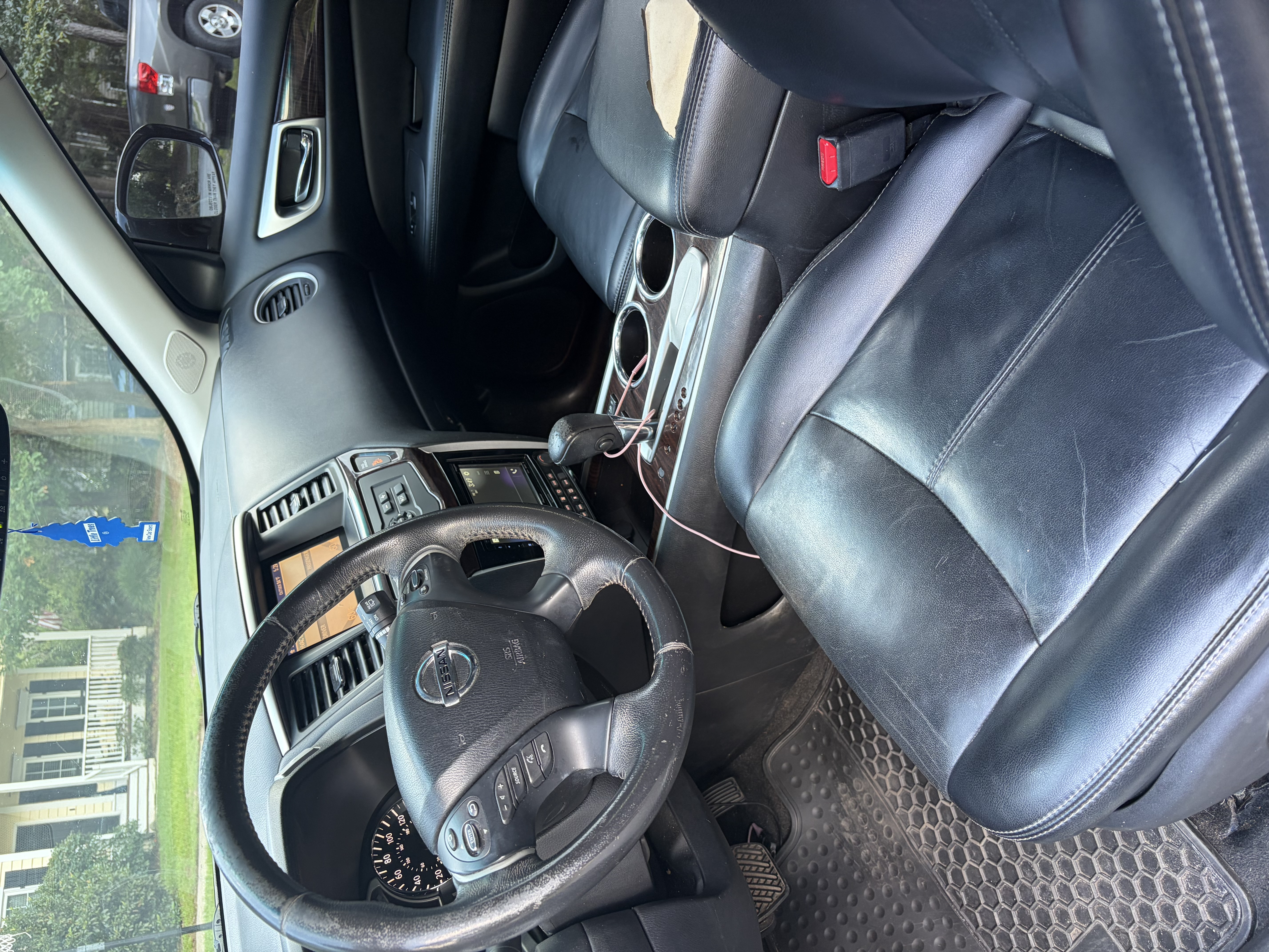 Used 2014 Nissan Pathfinder SL w/ SL Premium Package FWD image 5