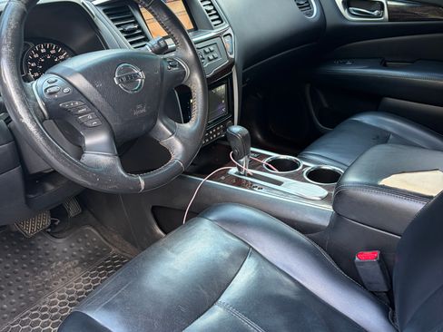 Used 2014 Nissan Pathfinder SL w/ SL Premium Package FWD image 5