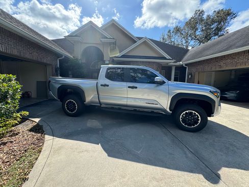 Used 2024 Toyota Tacoma TRD Off-Road AWD/4WD image 4