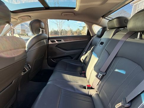 Used 2015 Hyundai Genesis 3.8 w/ Option Group 04 image 11