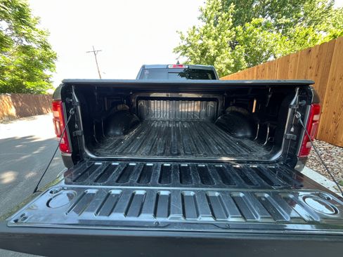 Used 2022 RAM 1500 Laramie AWD/4WD image 22