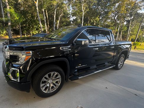 Used 2021 GMC Sierra 1500 Denali w/ Driver Alert Package II image 2