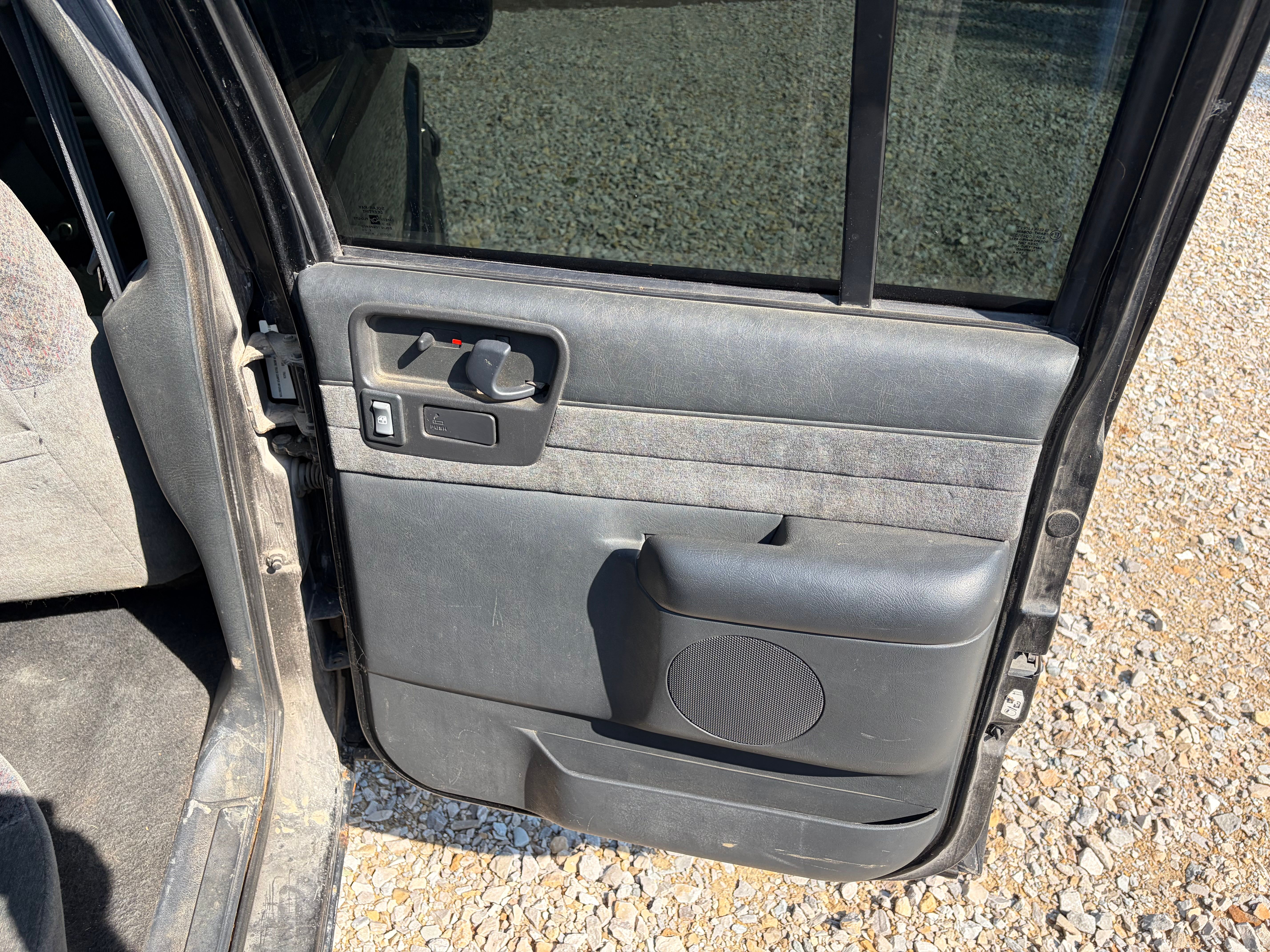 Used 2002 Chevrolet S10 Pickup LS w/ LS Preferred Equipment Group AWD/4WD image 11